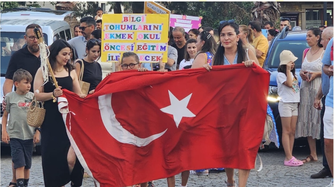 Gökçeada Burhanettin Kurt Anaokulu Okul Öncesi Eğitimi Tanıtım Kortej Yürüyüşü